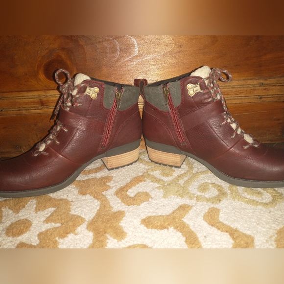 ~~MERRELL👢Shiloh II Boots~~ - Picture 9 of 16